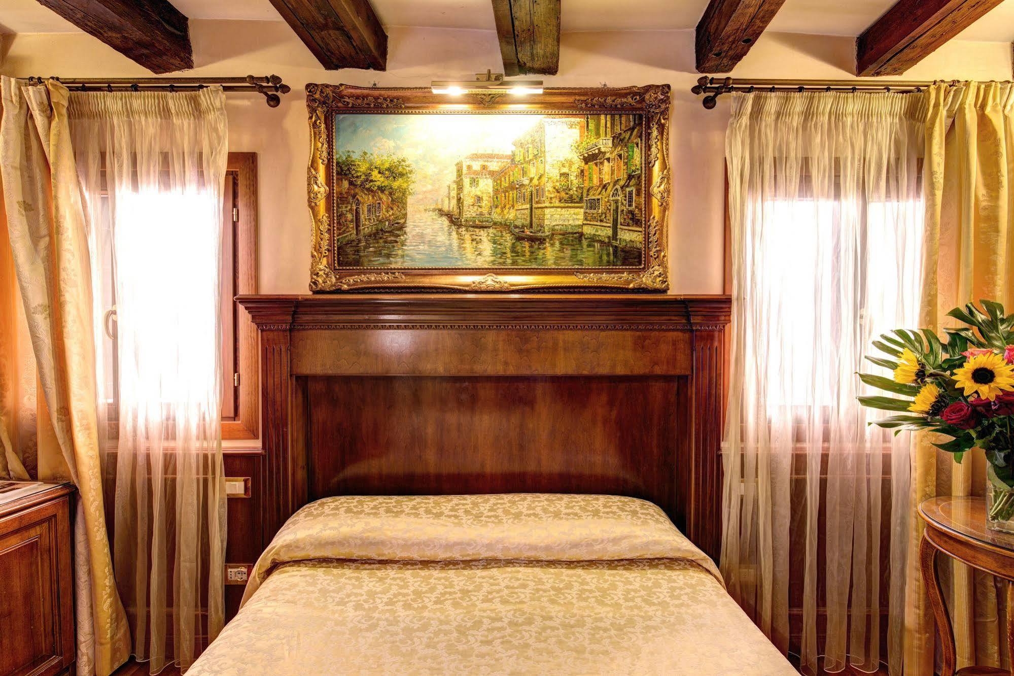 Palazzo La Scala Pensión 3*